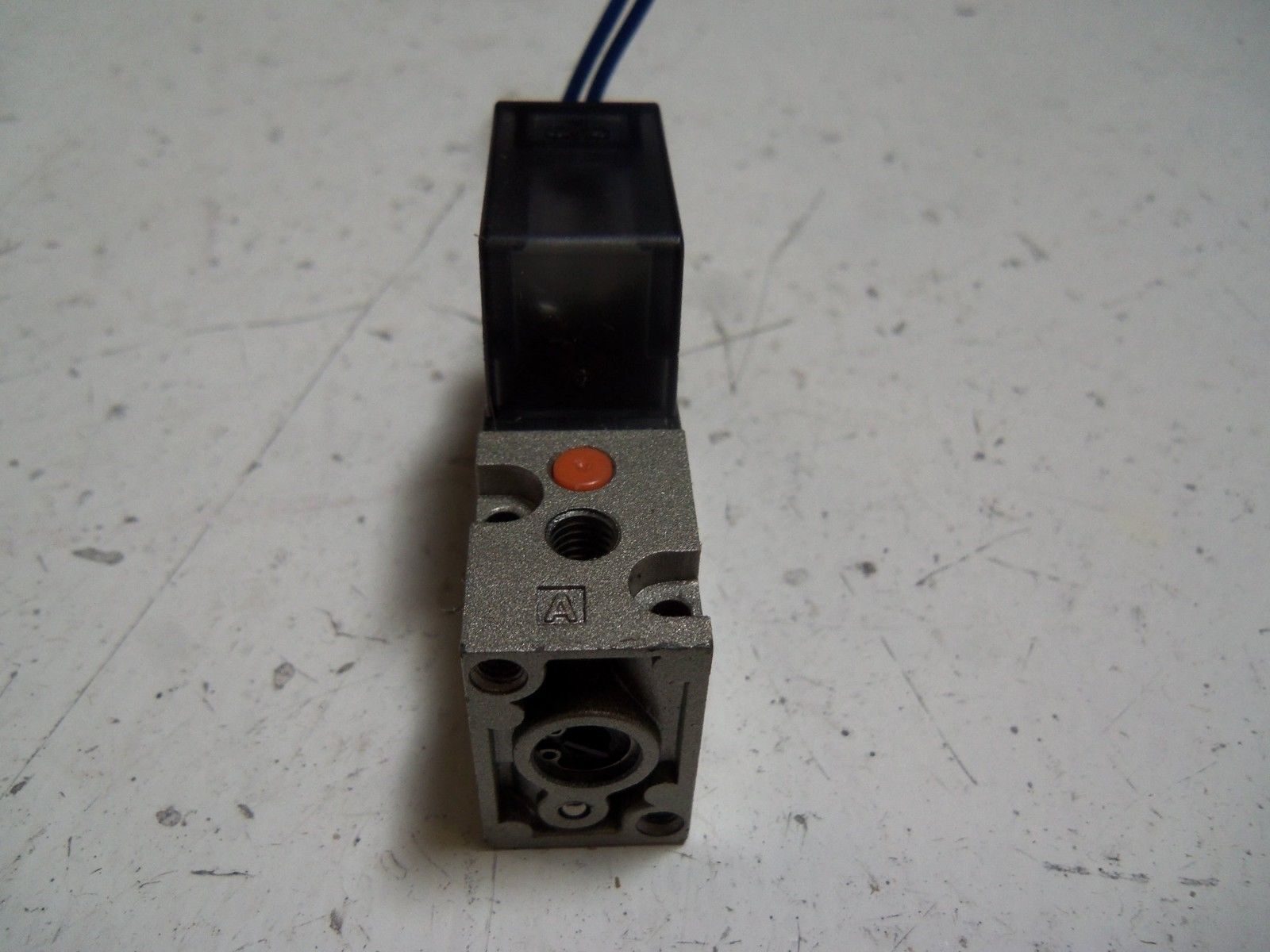 SMC VZ110-1MZ-M5 SOLENOID VALVE UNMP