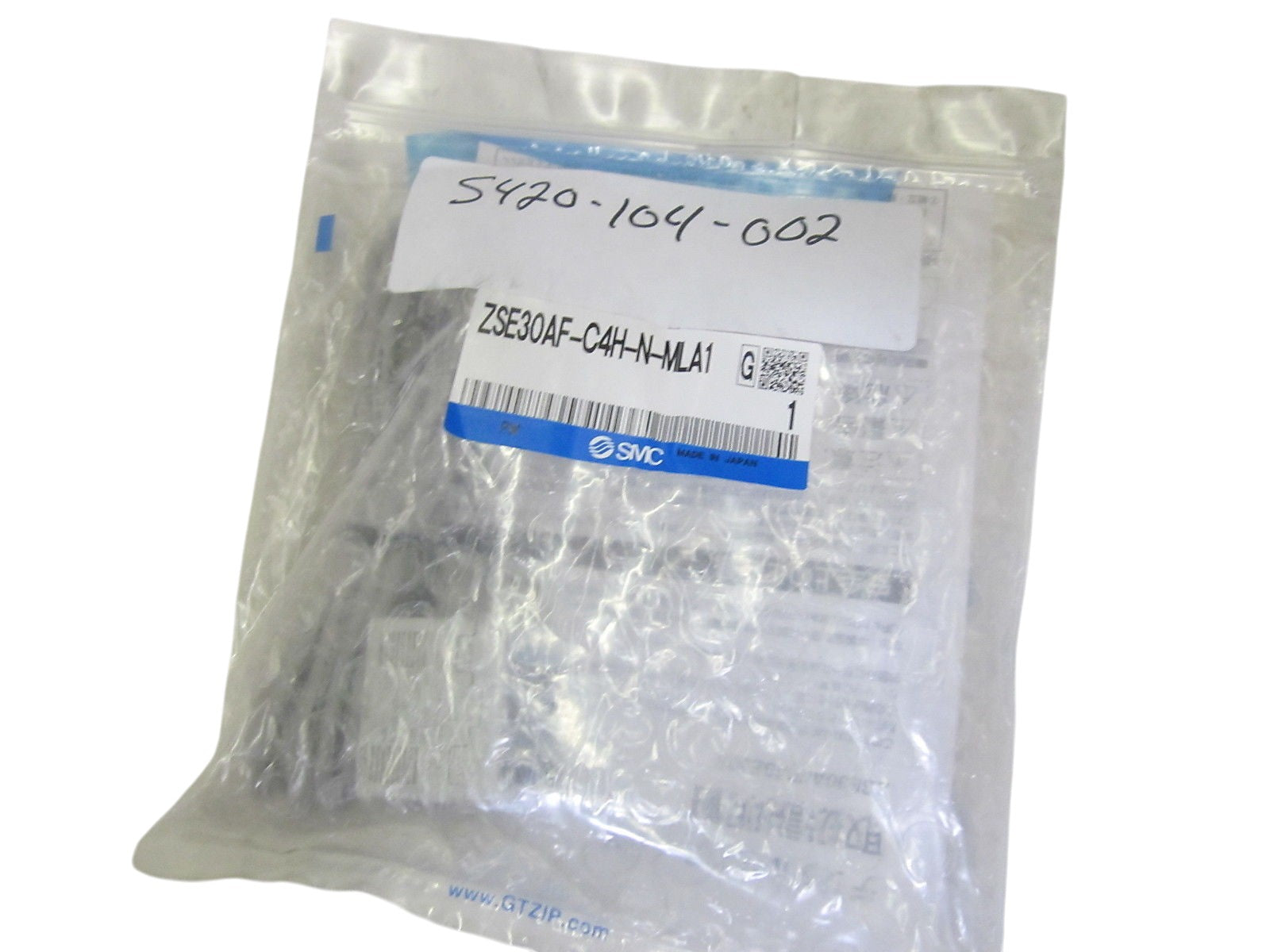 SMC ZSE30AF-C4H-N-MLA1 PRESSURE SWITCH 12-24VDC NSMP