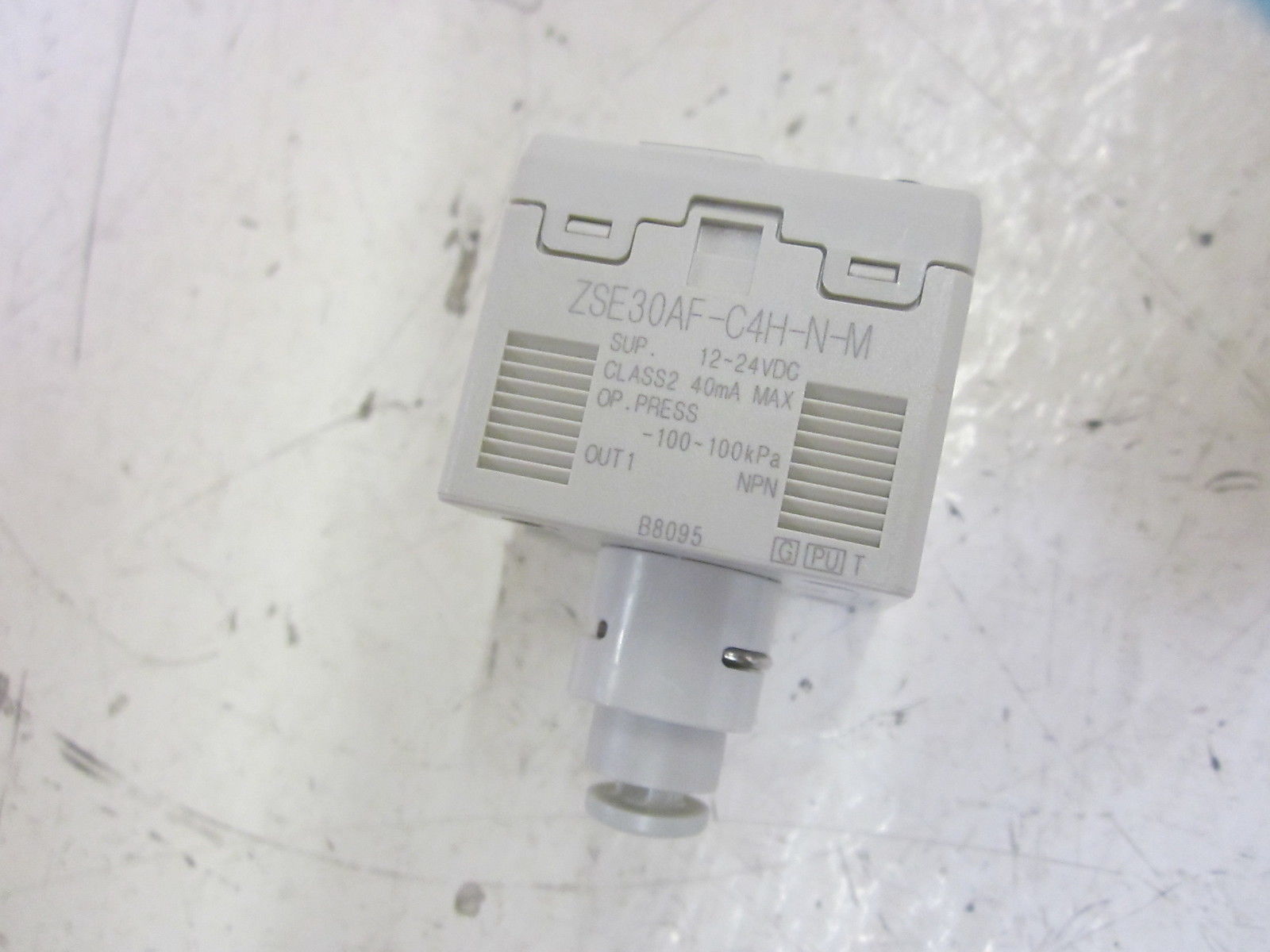 SMC ZSE30AF-C4H-N-MLA1 PRESSURE SWITCH 12-24VDC NSMP