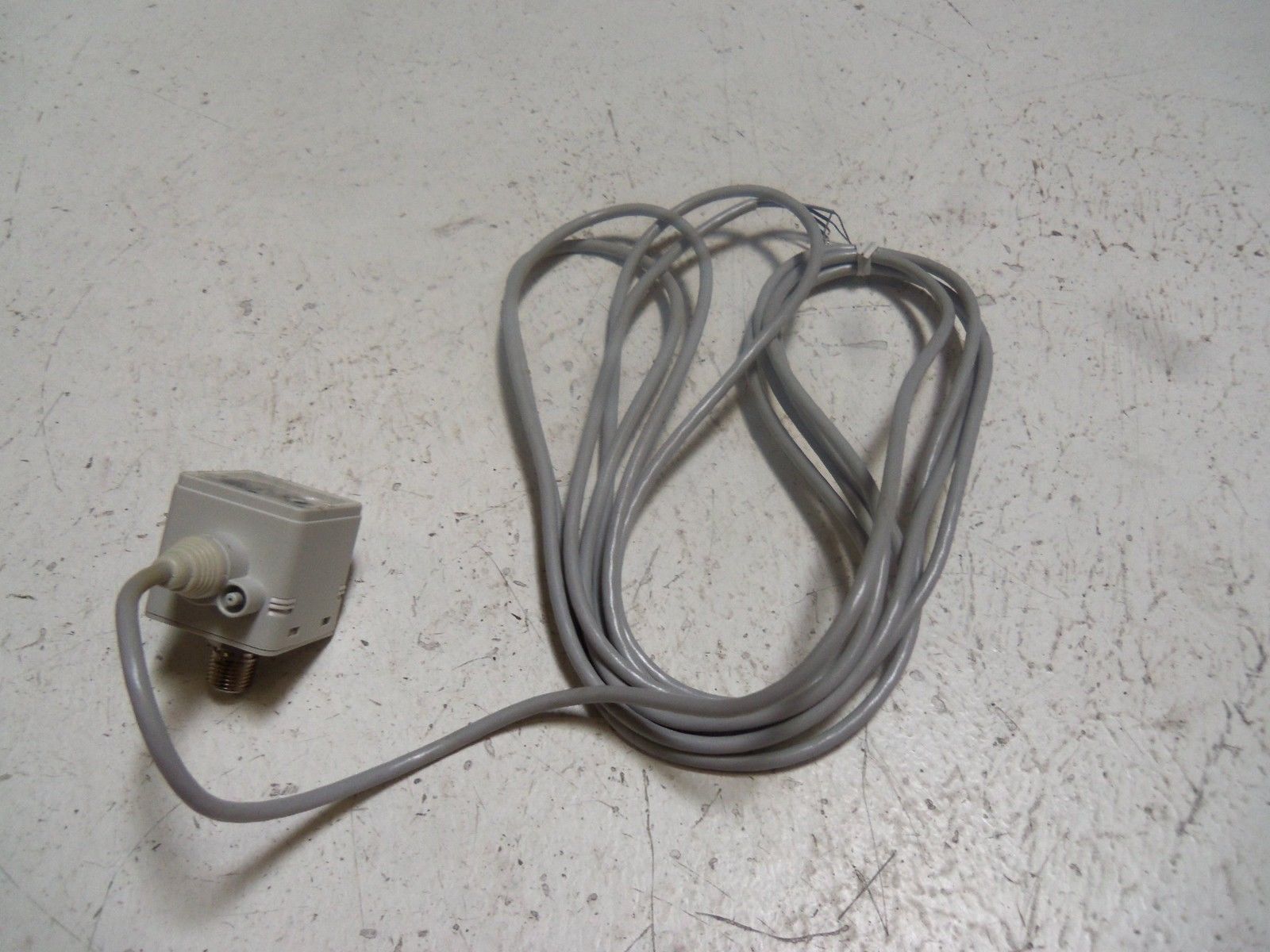 SMC ZSE40F-01-22L DIGITAL VACUUM SWITCH NSMP