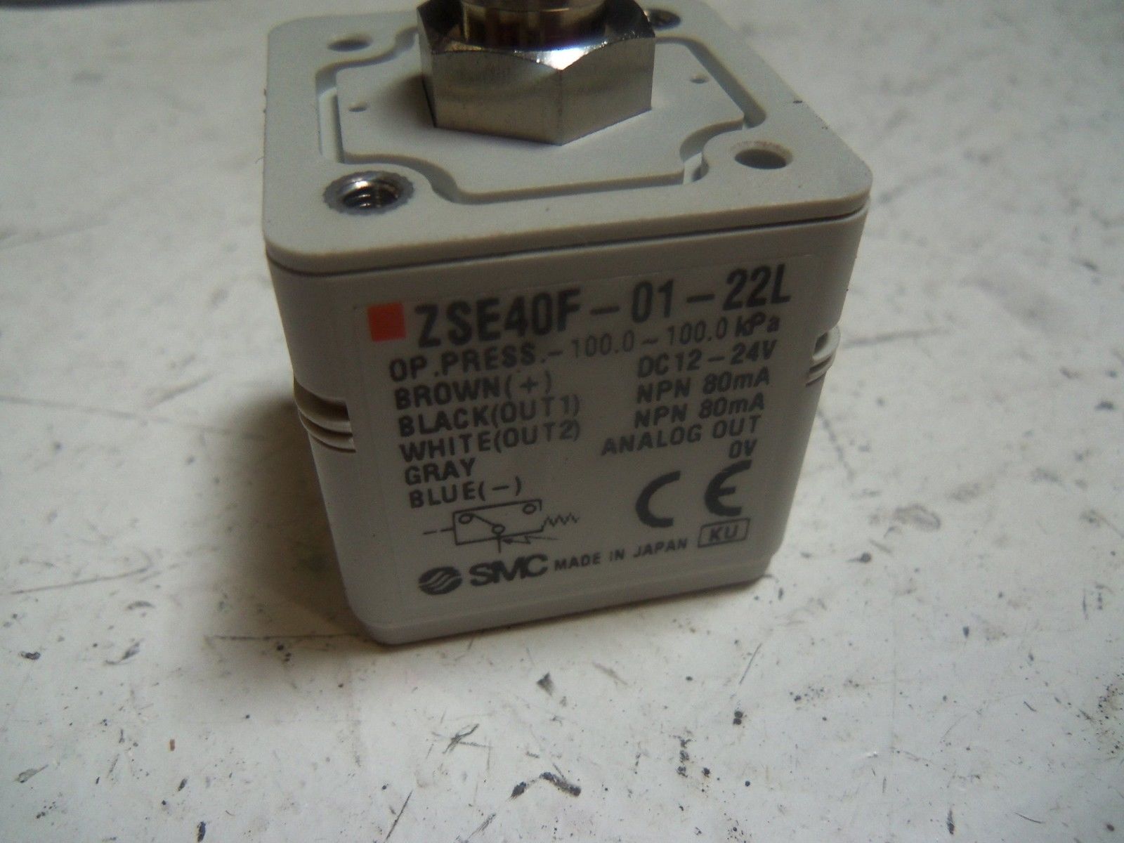 SMC ZSE40F-01-22L DIGITAL VACUUM SWITCH NSMP