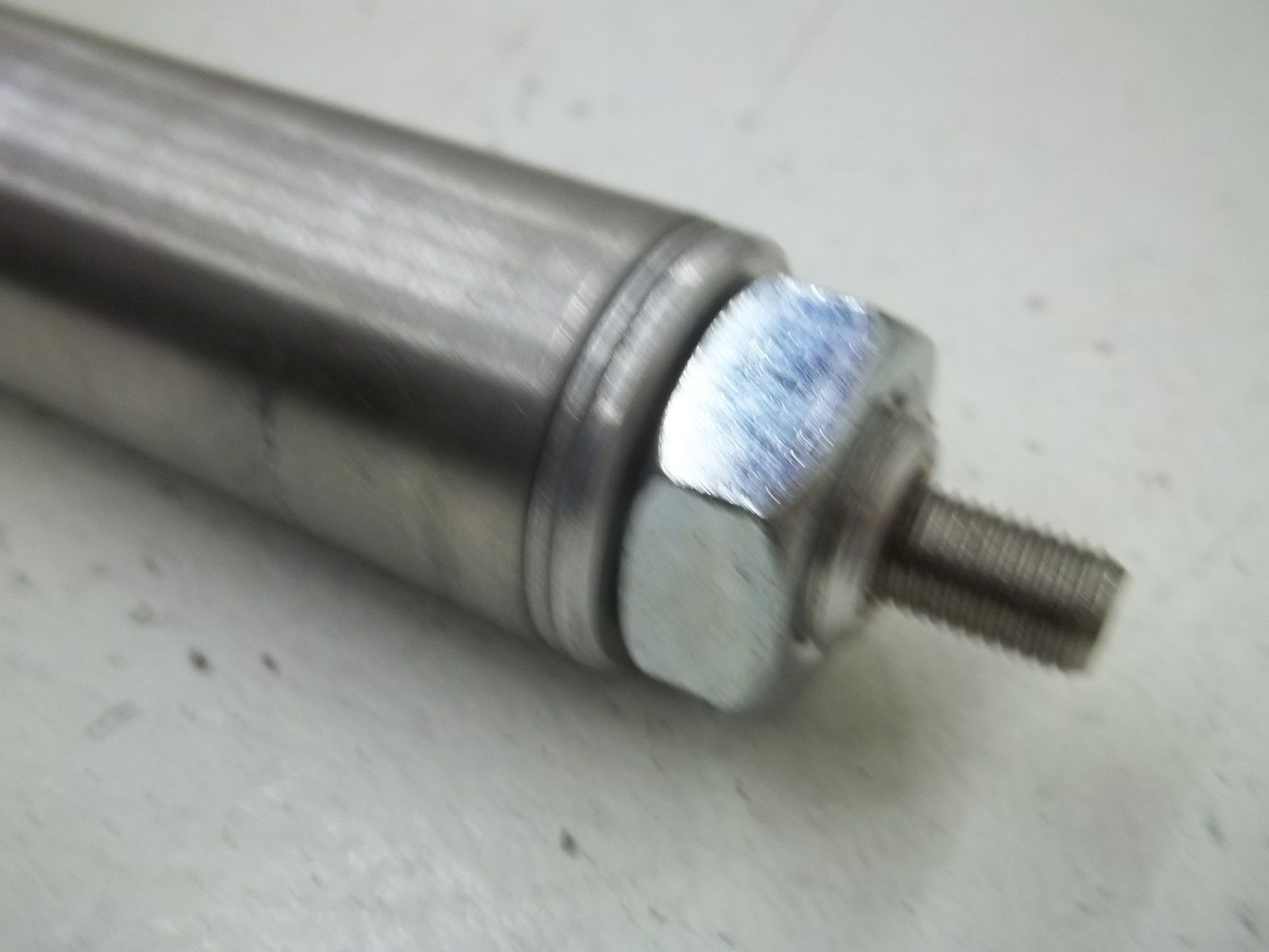 SPEEDAIRE 6W124 PNEUMATIC CYLINDER UNMP