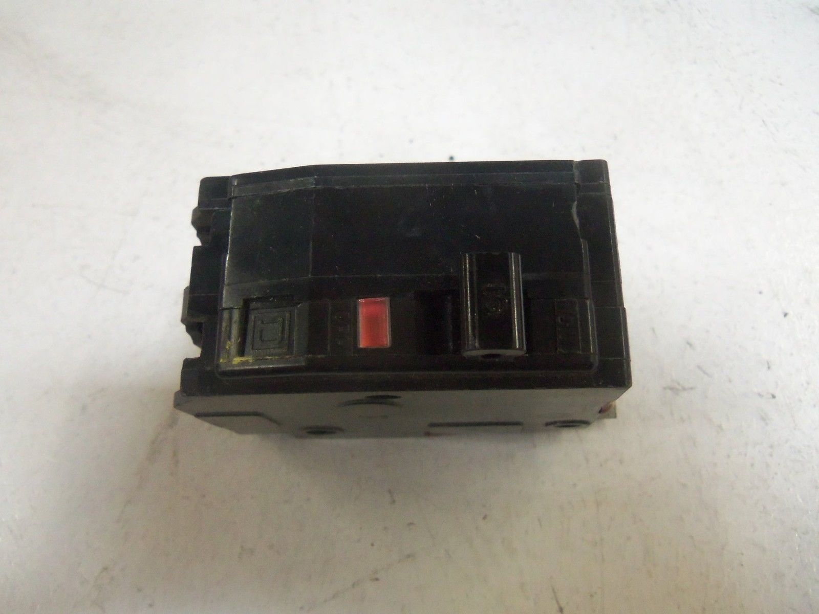 SQUARE D QOB215 CIRCUIT BREAKER *USED*