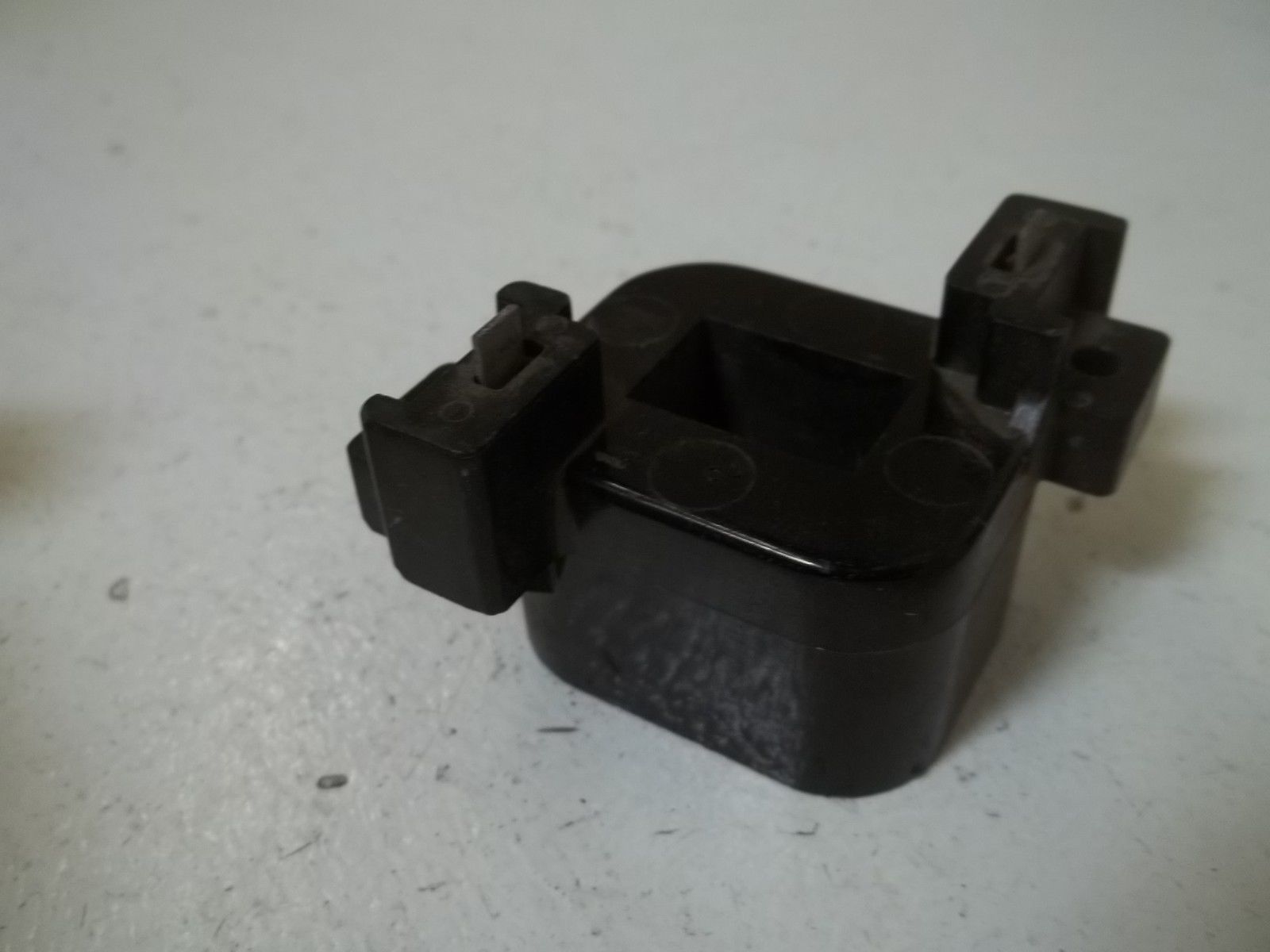 SQUARE D 31012-400-49 COIL 208V UNMP