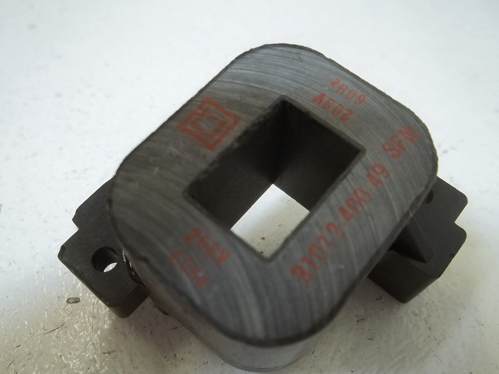 SQUARE D 31012-400-49 COIL 208V UNMP