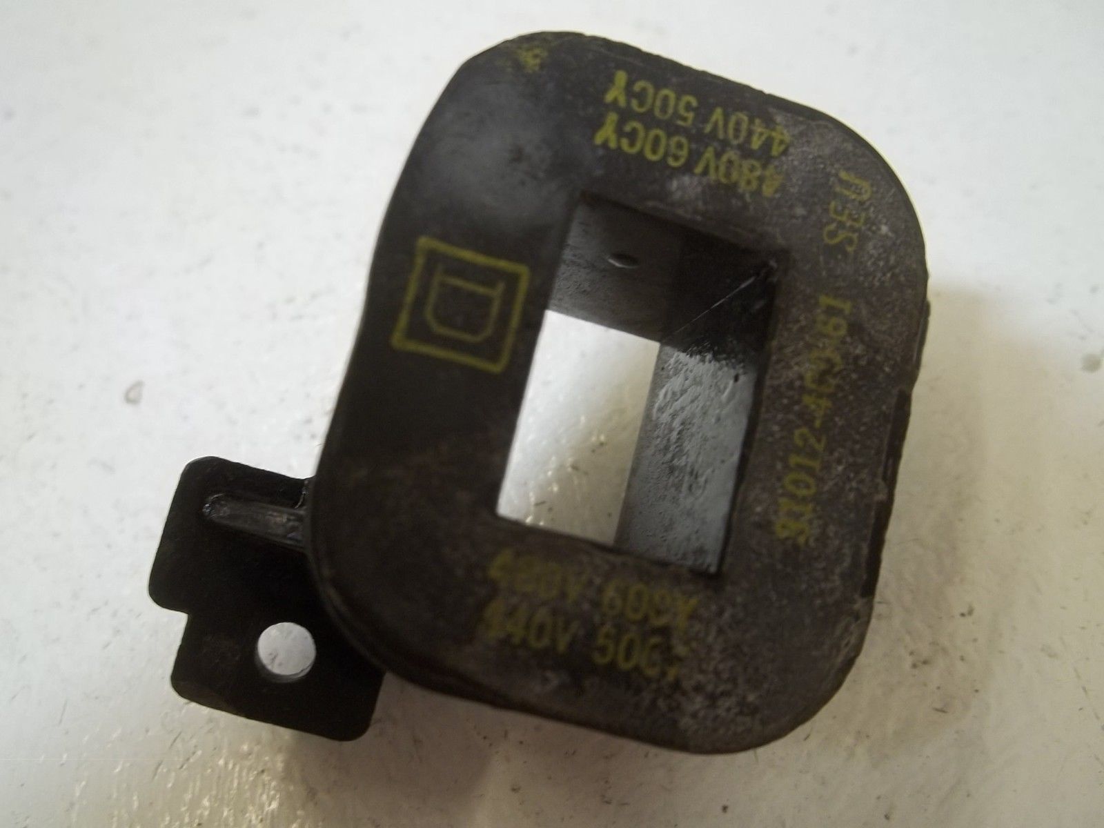 SQUARE D 31012-400-61 COIL 480V UNMP