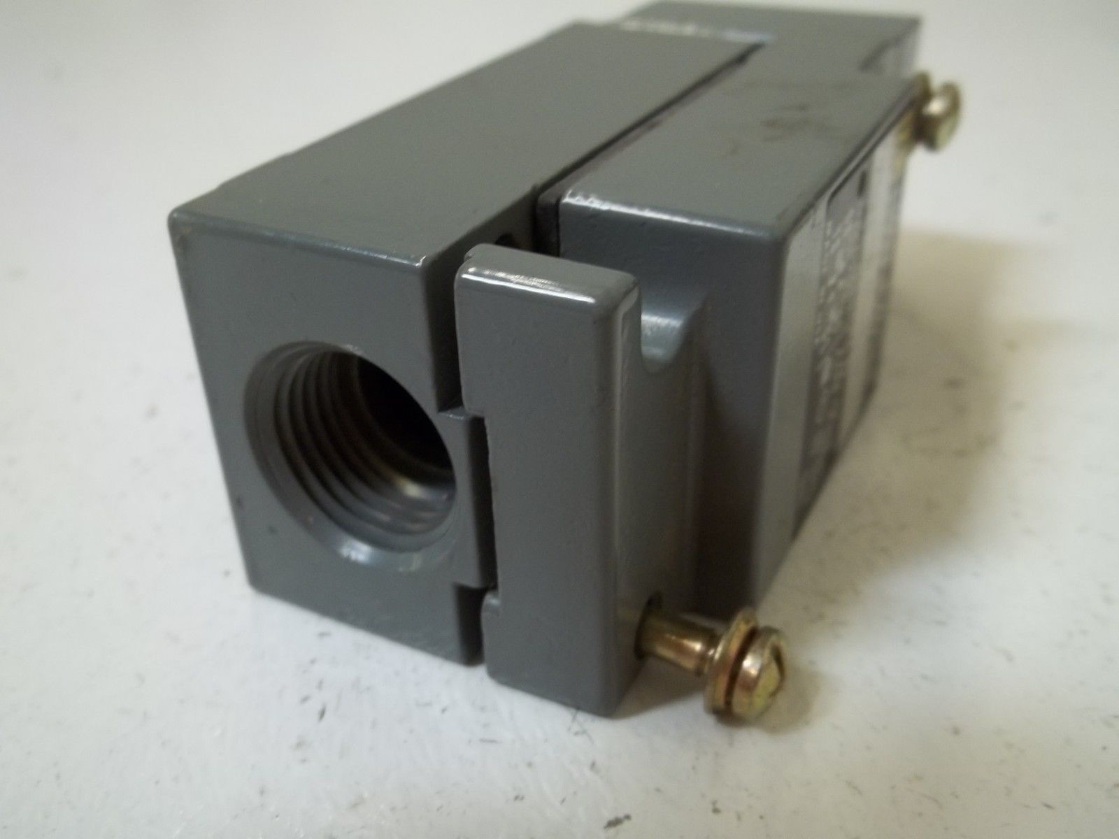 SQUARE D 9007-C064 W/9007-B SER.A LIMIT SWITCH UNMP