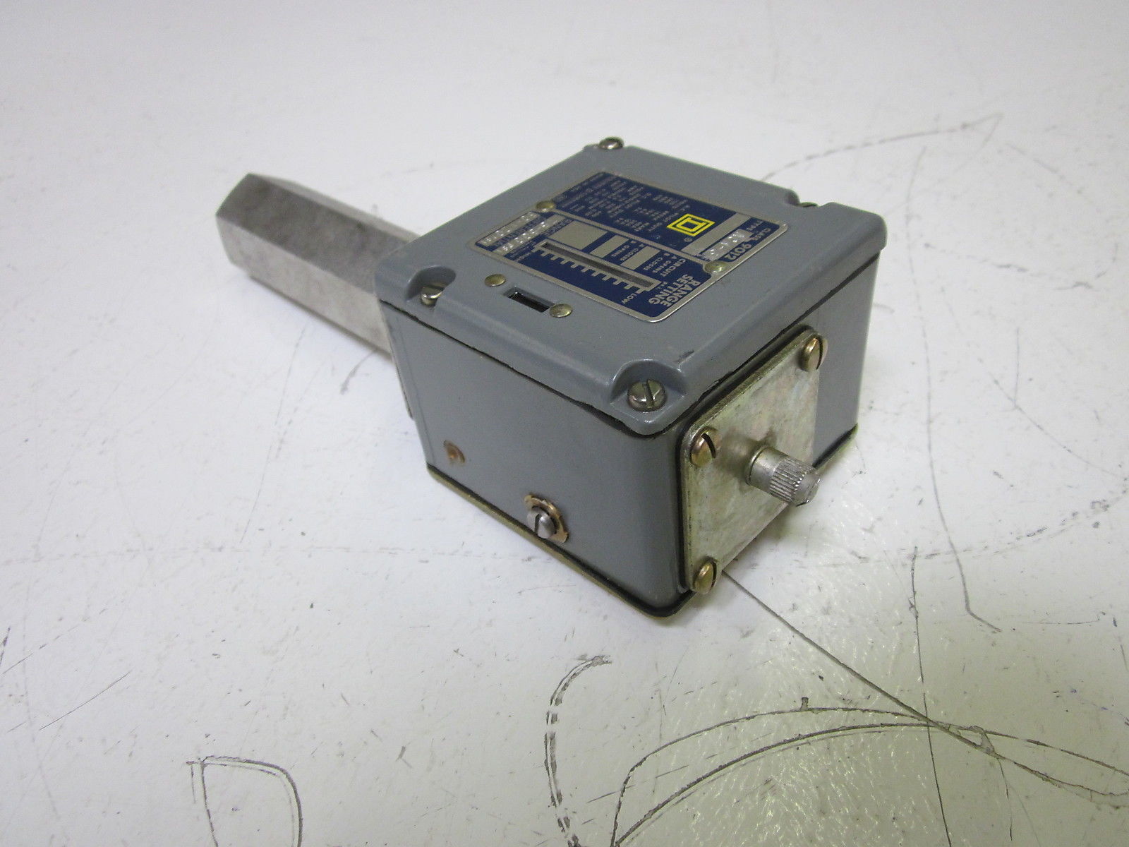SQUARE D 9012-AWC-6 PRESSURE SWITCH (AS PICTURED) UNMP