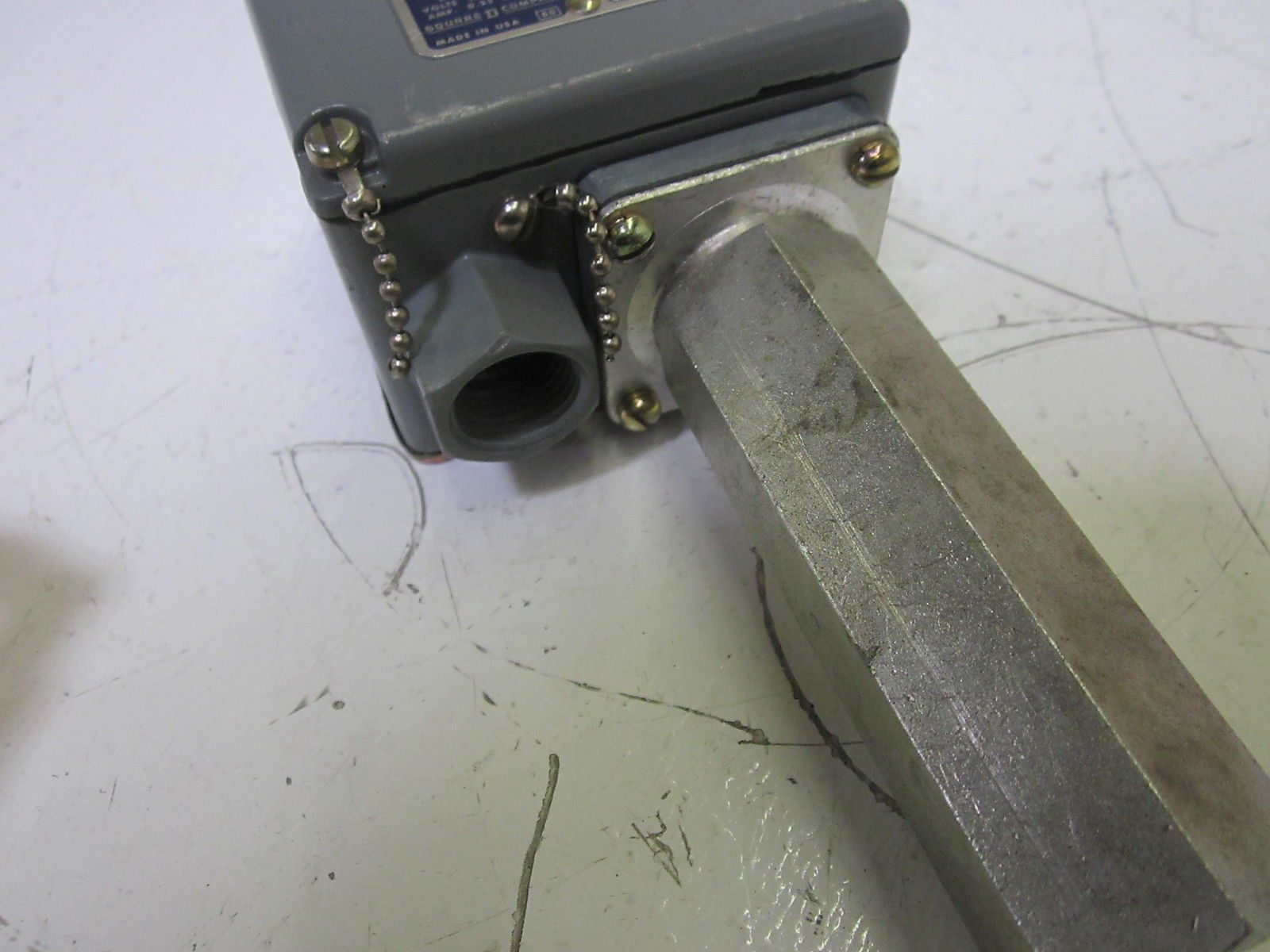 SQUARE D 9012-AWC-6 PRESSURE SWITCH (AS PICTURED) UNMP