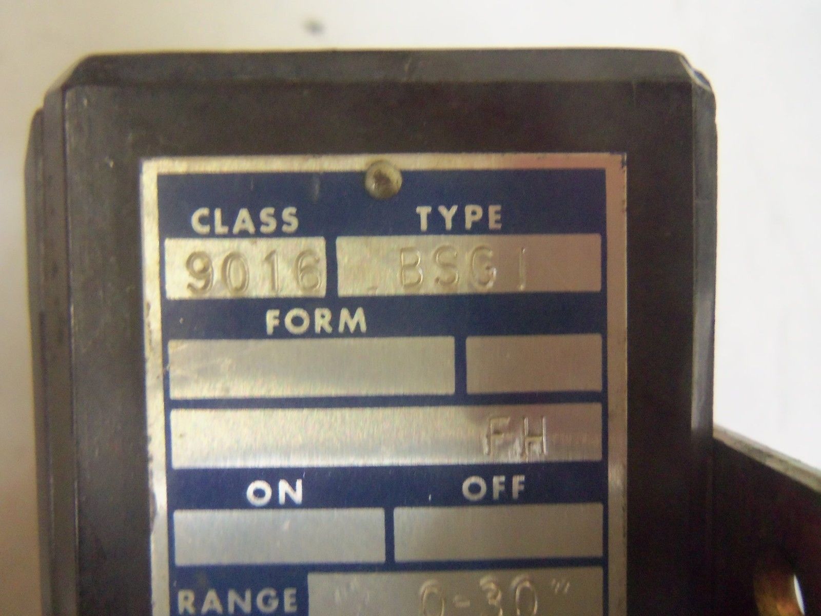 SQUARE D 9016-BSG1 VACUUM SWITCH UNMP