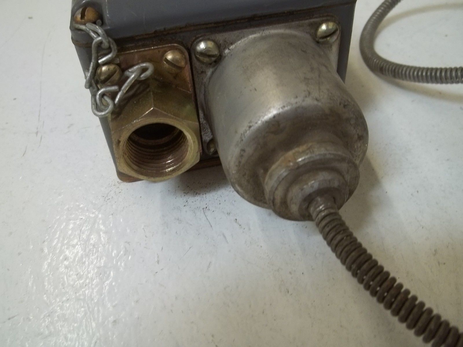 SQUARE D 9025-BCW1 (AS PICTURED) UNMP