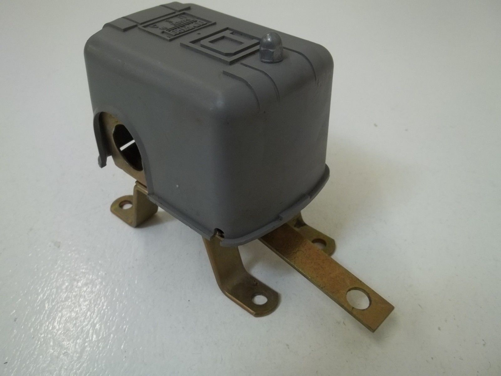 SQUARE D 9037DG2R SER.B UNMP