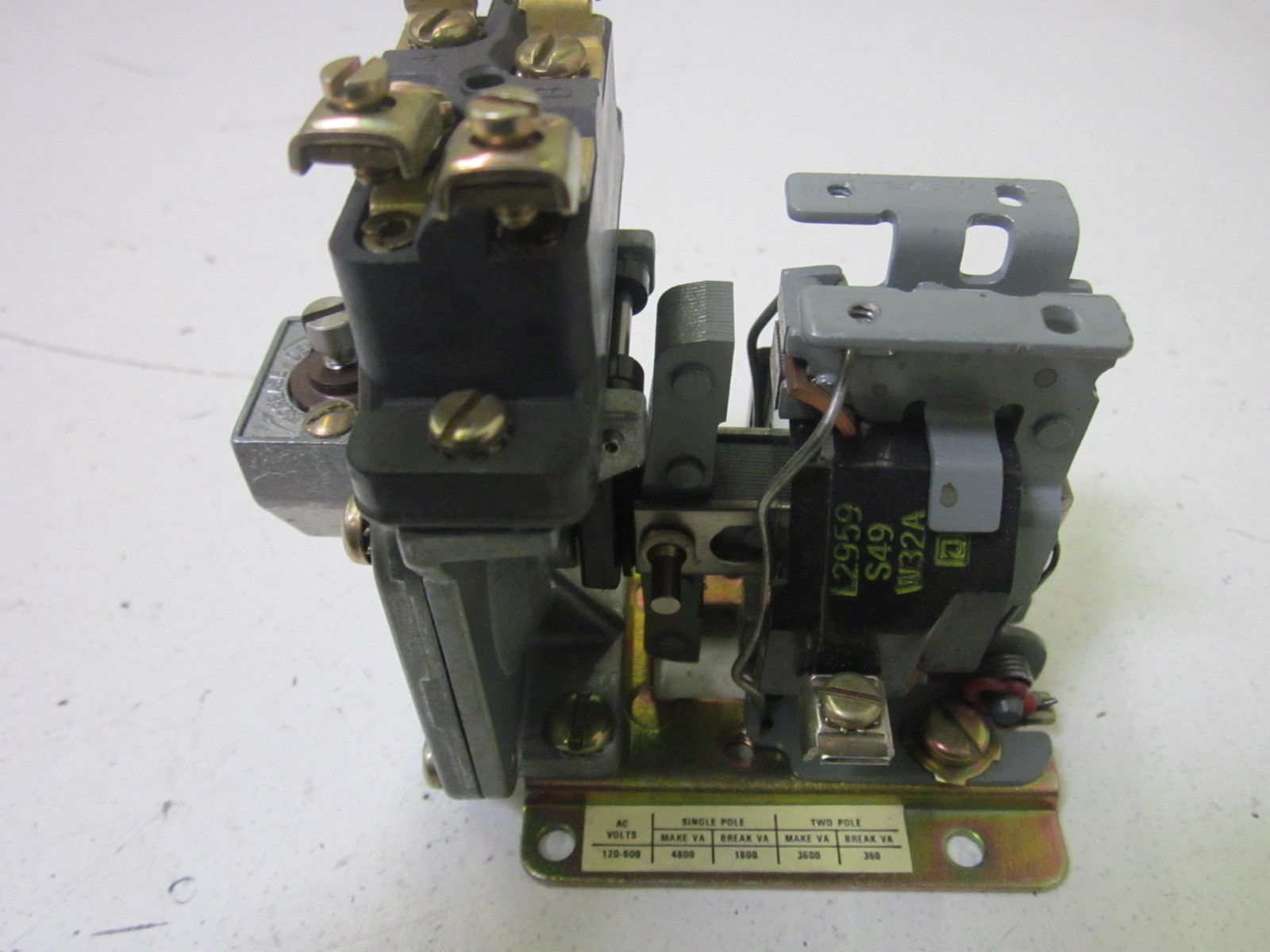 SQUARE D 9050-A010E 120V UNMP