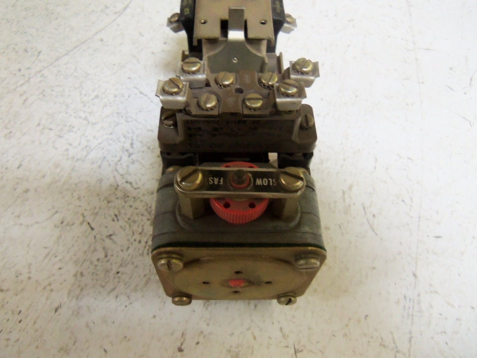 SQUARE D 9050-B0-1E PNEUMATIC TIMING UNMP