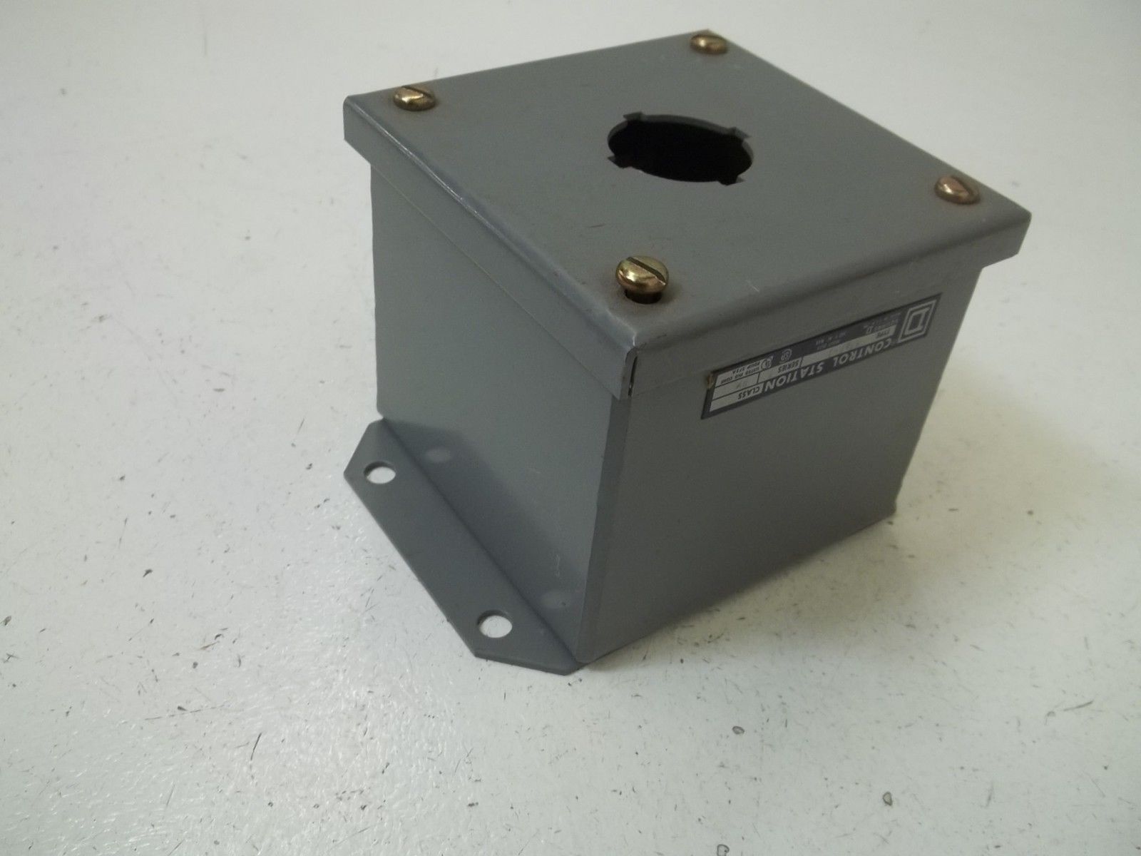 SQUARE D KYAF-1 CONTROL STATION UNMP
