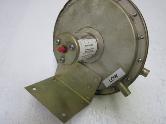 SOR 107AL-N1Z-P1-F0A-0-12 PRESSURE SWITCH *USED*