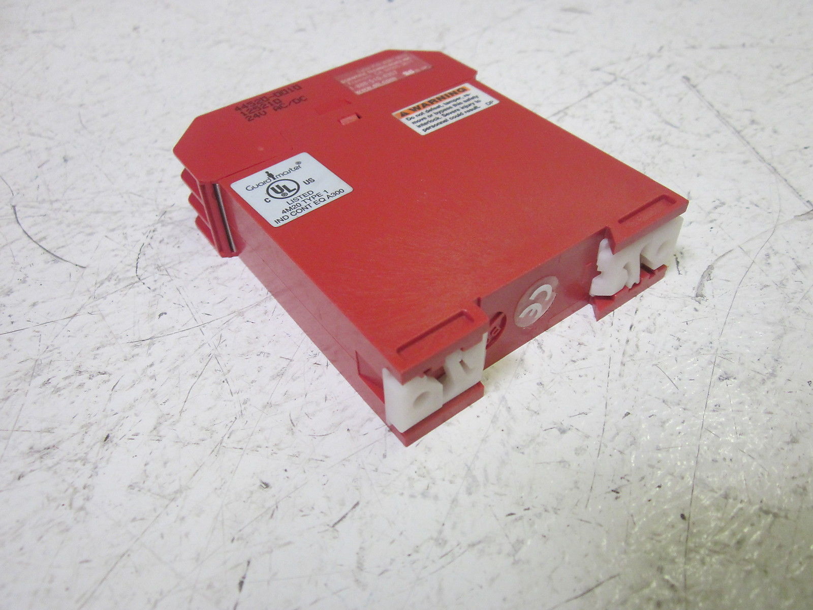 STI 44520-0010 SAFETY INTERLOCK SWITCH 24VAC UNMP