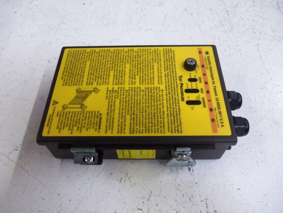 STI LCCK-FB-AC1-U LIGHT CURTAIN CONTROL BOX *USED*