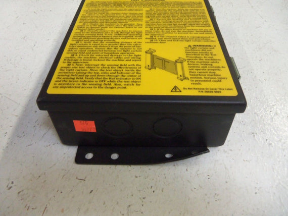 STI LCCK-FB-AC1-U LIGHT CURTAIN CONTROL BOX *USED*