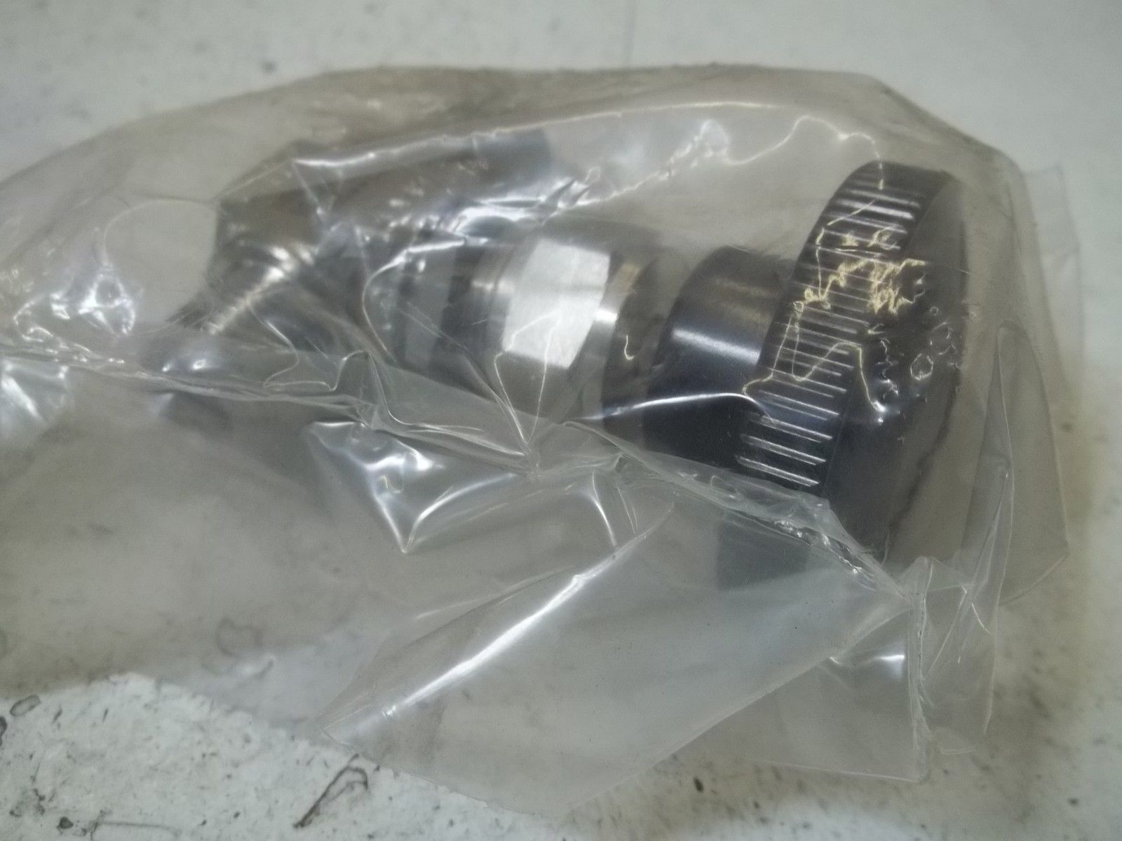 SWAGELOK SS-1RM6-S6 VALVE NSMP