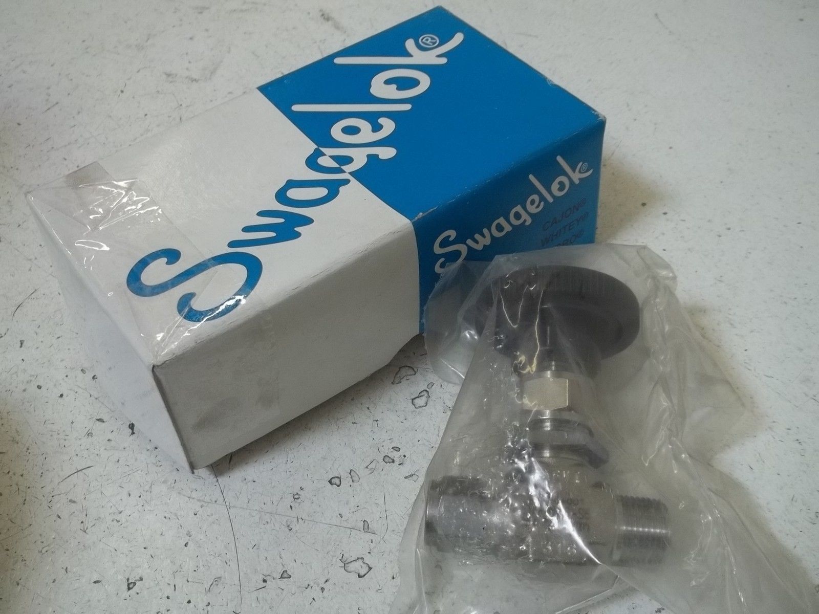 SWAGELOK SS-1RM6-S6 VALVE NSMP
