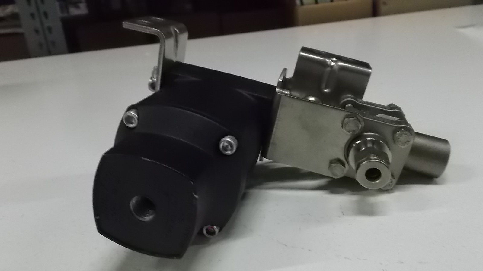 SWAGELOK VALVE JD2487001 SS-R62XTS4 UNMP