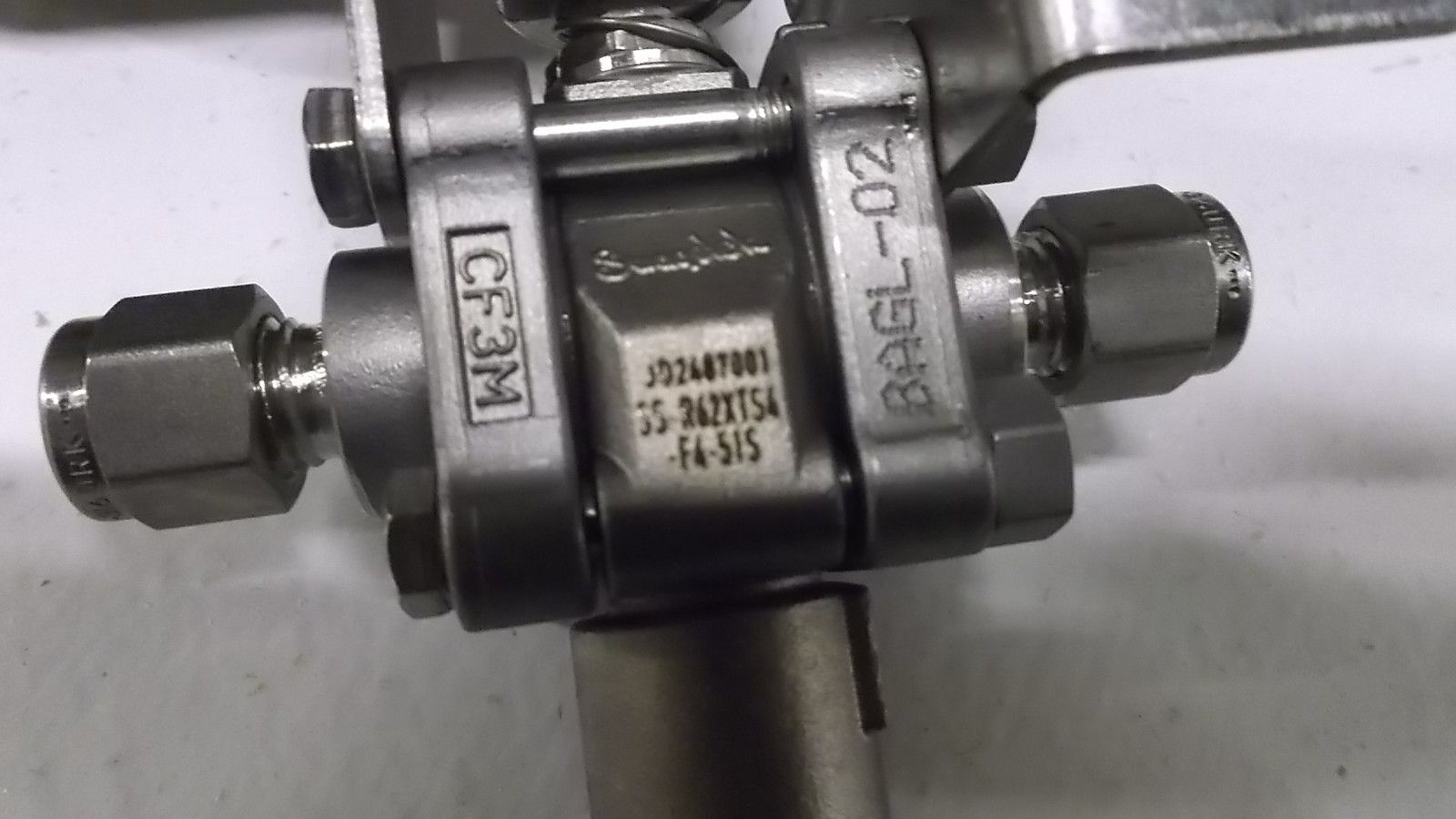 SWAGELOK VALVE JD2487001 SS-R62XTS4 UNMP