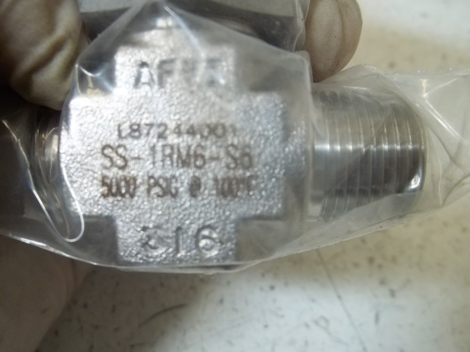 SWAGLOK SS-1RM6-S6 VALVE NSNP