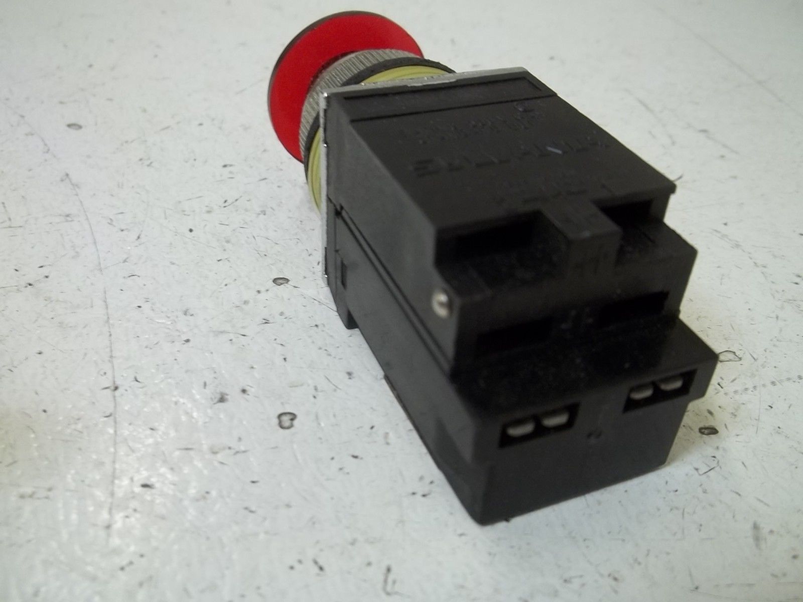 SYLVANIA 100MK1112 300V UNMP