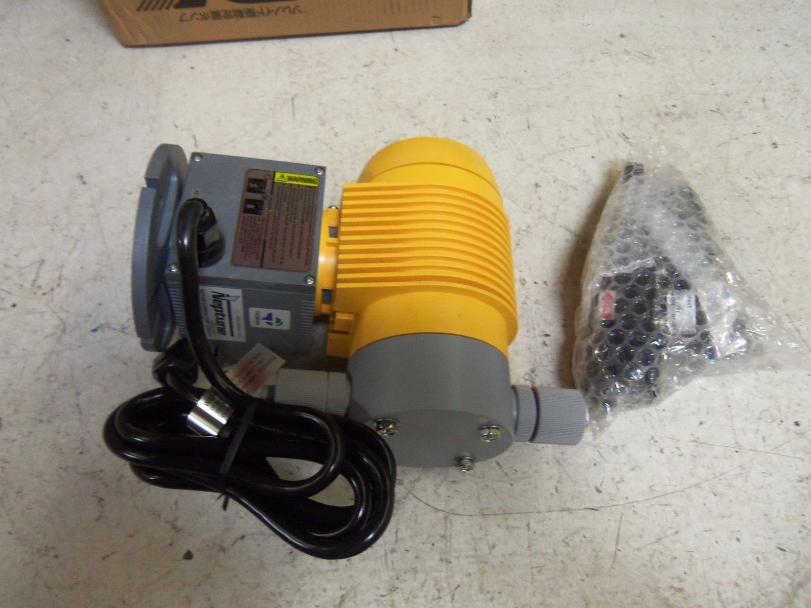 TACMINA PZD-32-VFC-12x18PVC-W-ULP-NP PUMP *NEW IN BOX*
