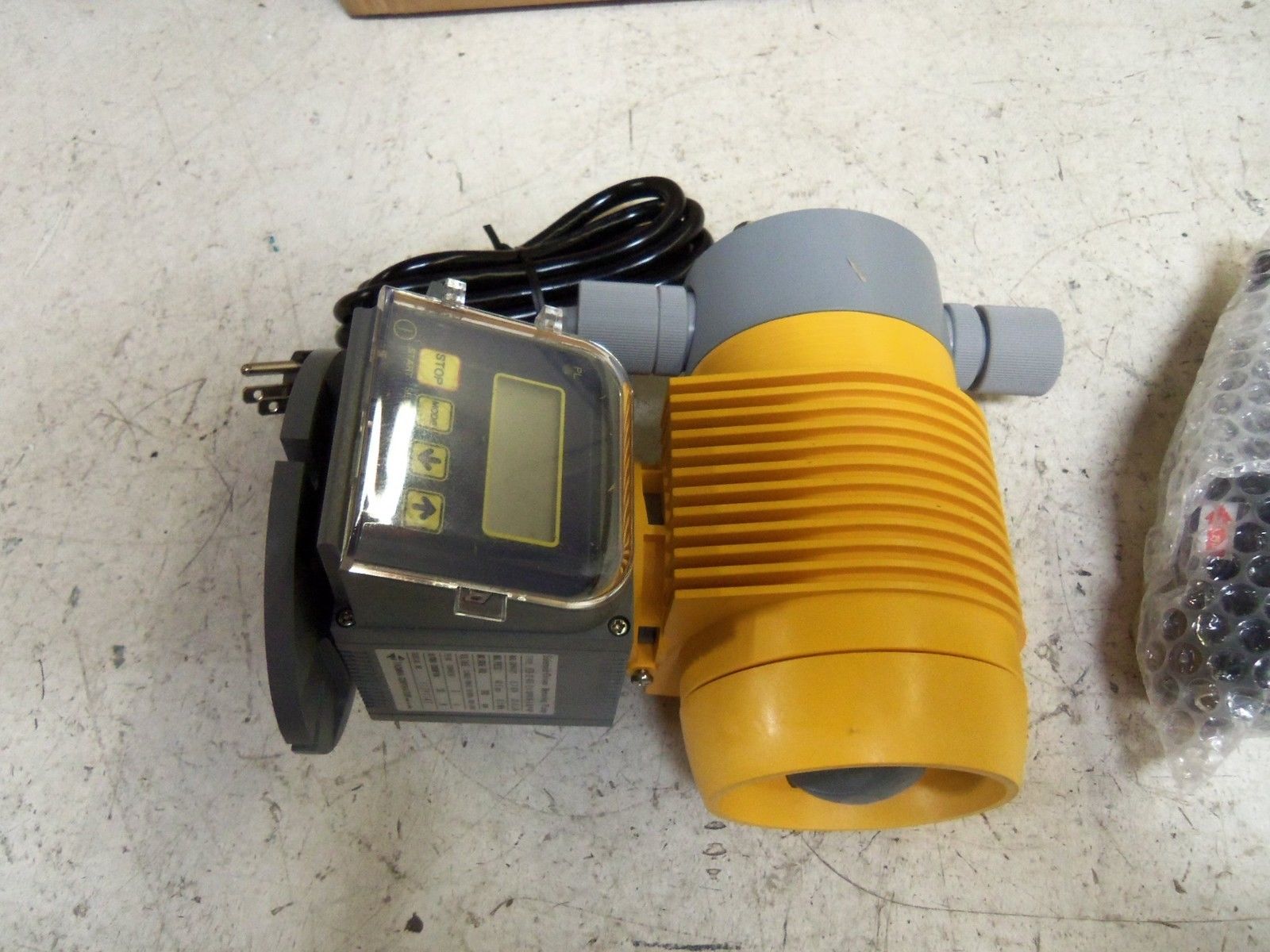 TACMINA PZD-32-VFC-12x18PVC-W-ULP-NP PUMP *NEW IN BOX*