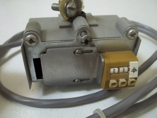 TAYLOR 1042FA30300 TERMINAL BLOCK TYPE ELECTRICAL CABLE UNMP