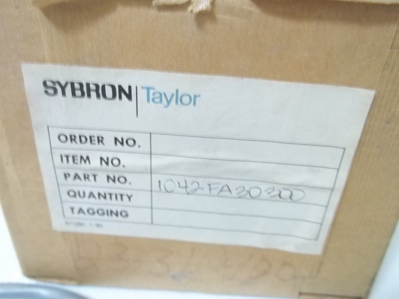 TAYLOR 1042FA30300 TERMINAL BLOCK TYPE ELECTRICAL CABLE UNMP