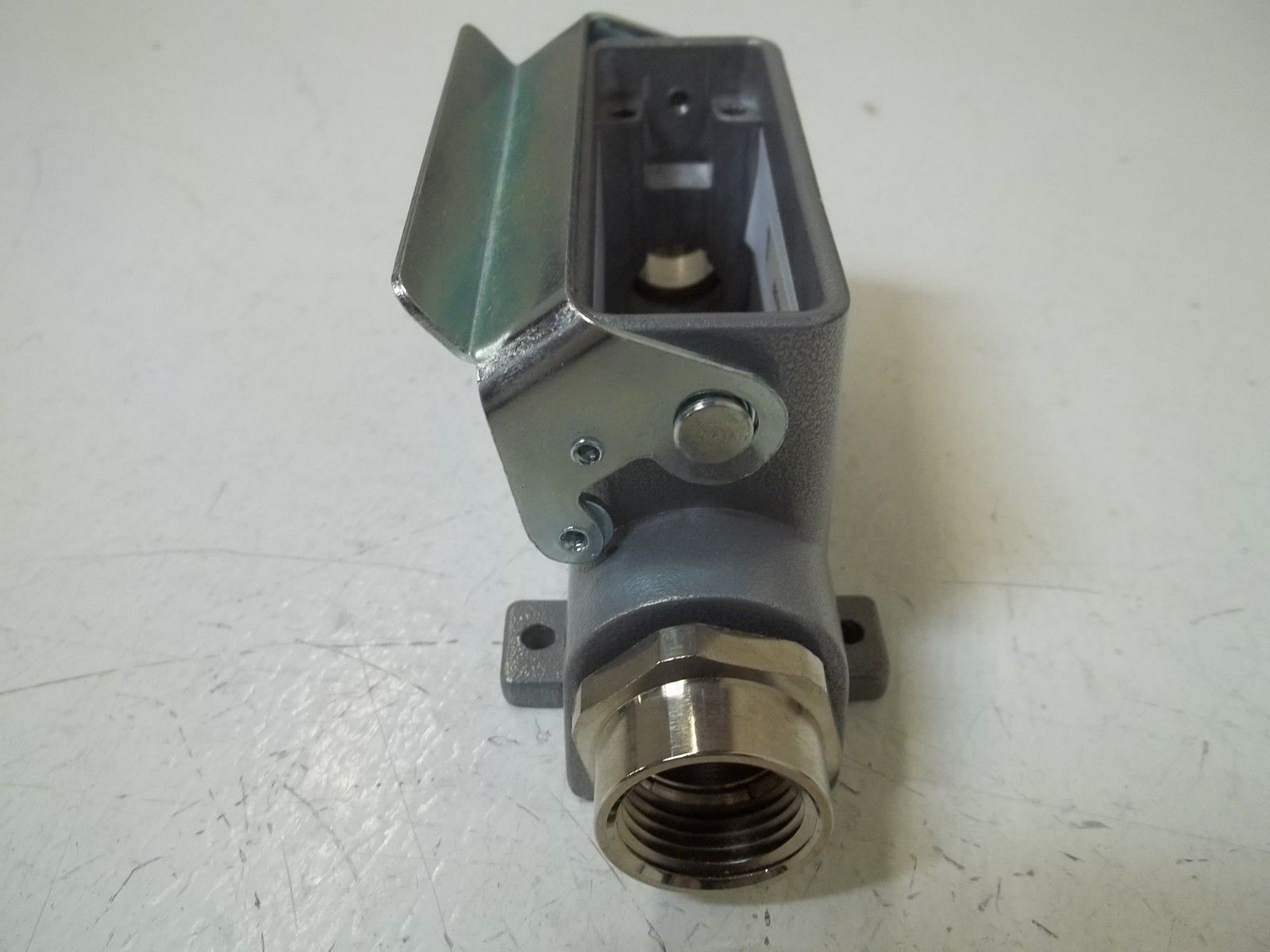 T & B BB516A NSNP