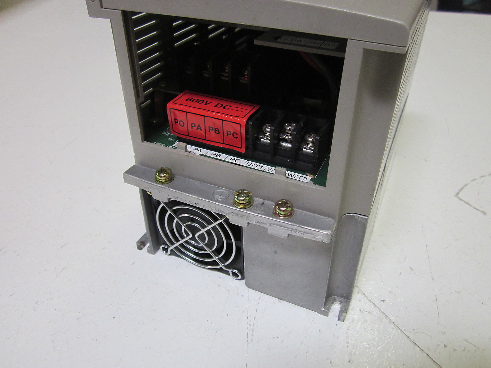 TELEMECAINQUE ATV28HU41S6XU AC DRIVE 208/230V UNMP