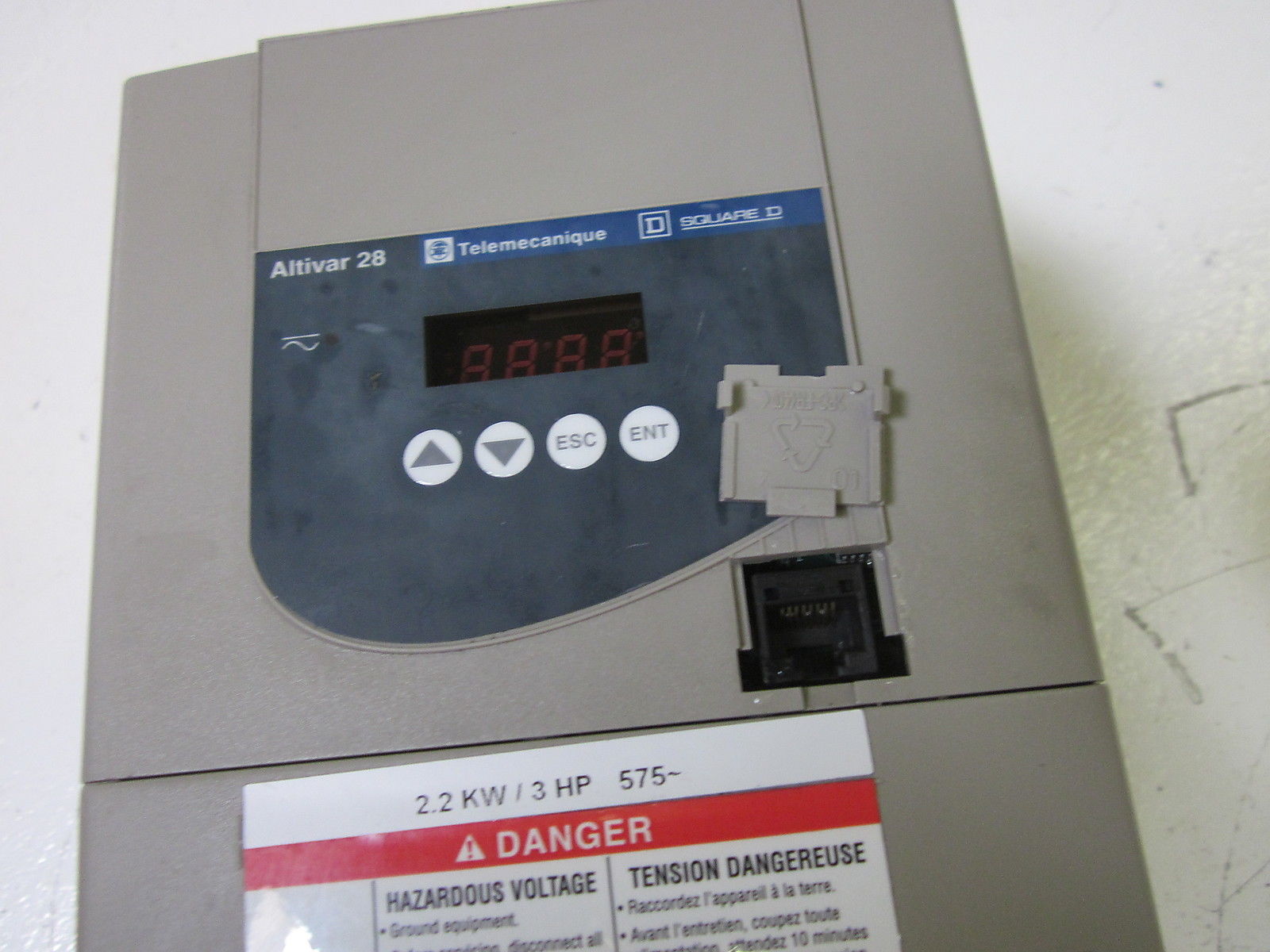 TELEMECAINQUE ATV28HU41S6XU AC DRIVE 208/230V UNMP