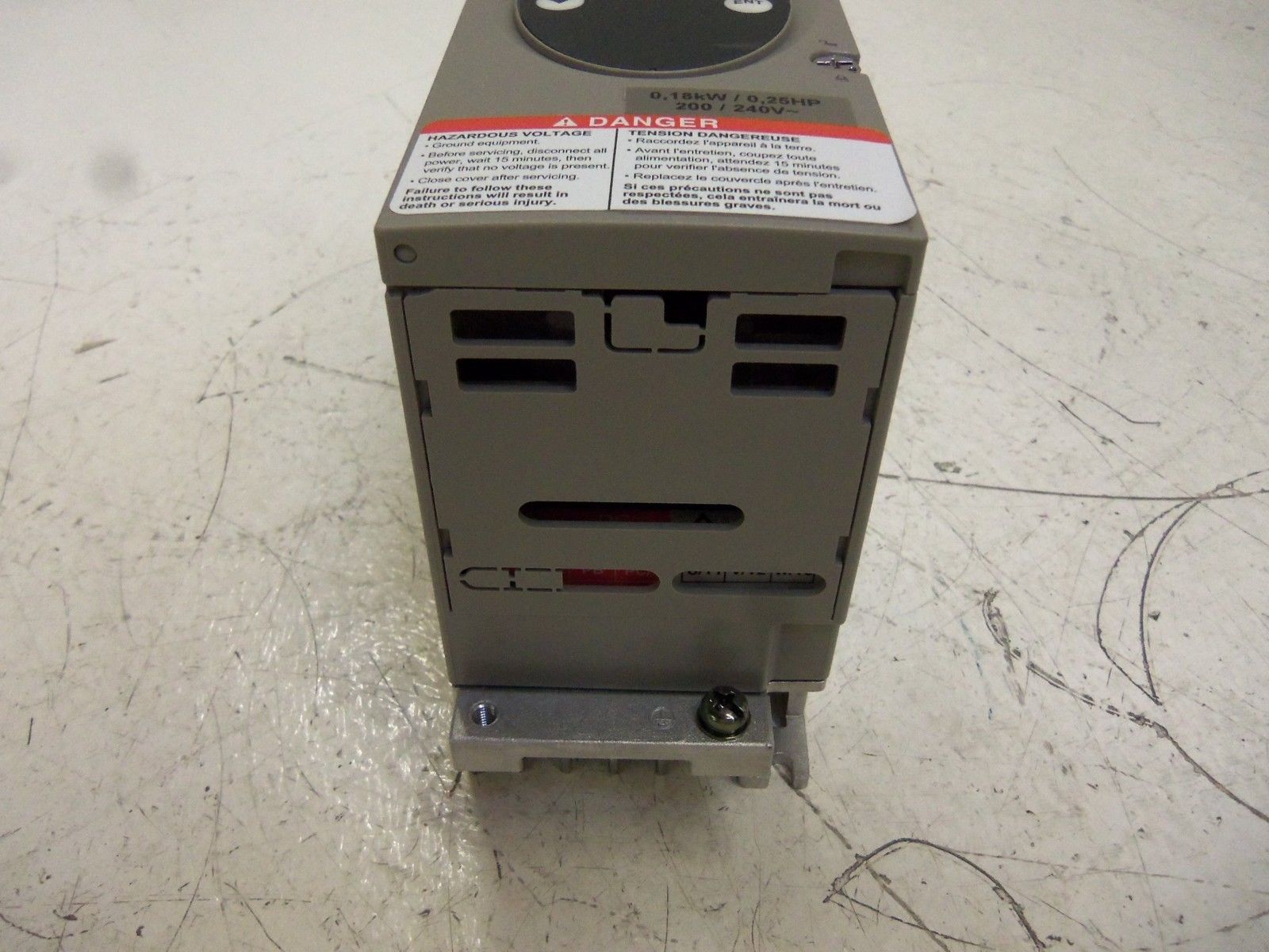 TELEMECANIQUE ATV31H018M2 SPEED DRIVE NSMP