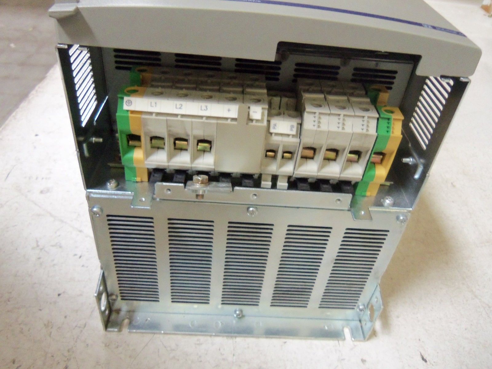 TELEMECANIQUE ATV58HD33N4XZ DRIVE UNMP