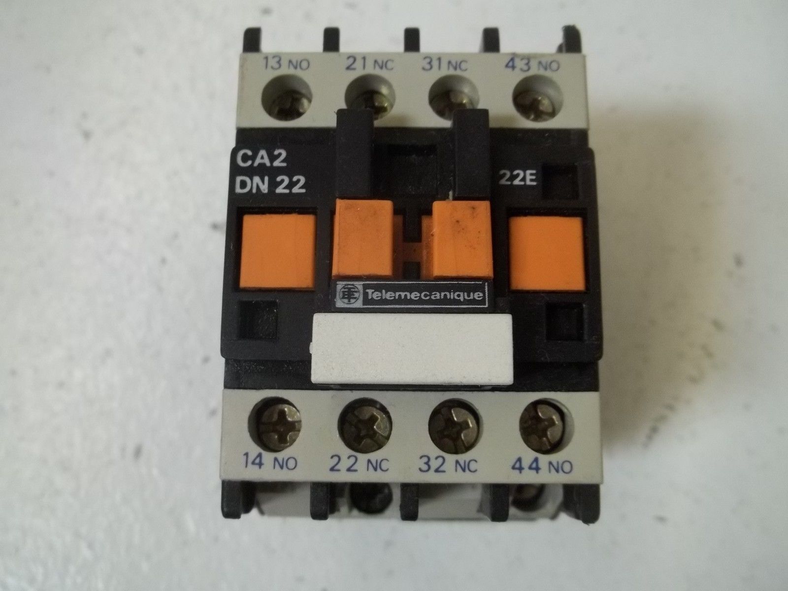 TELEMECANIQUE CA2DN22 CONTROL RELAY 110V UNMP