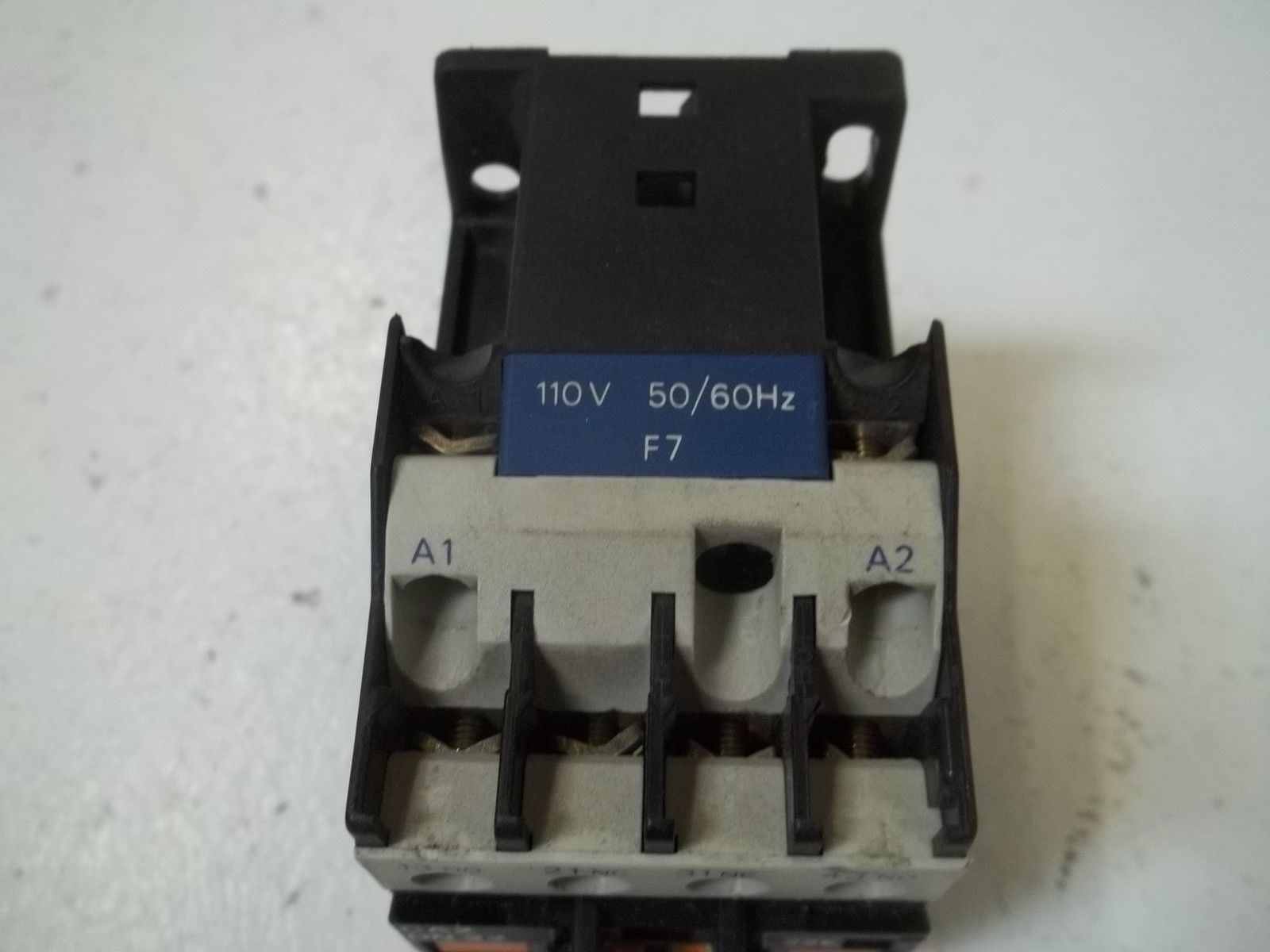 TELEMECANIQUE CA2DN22 CONTROL RELAY 110V UNMP