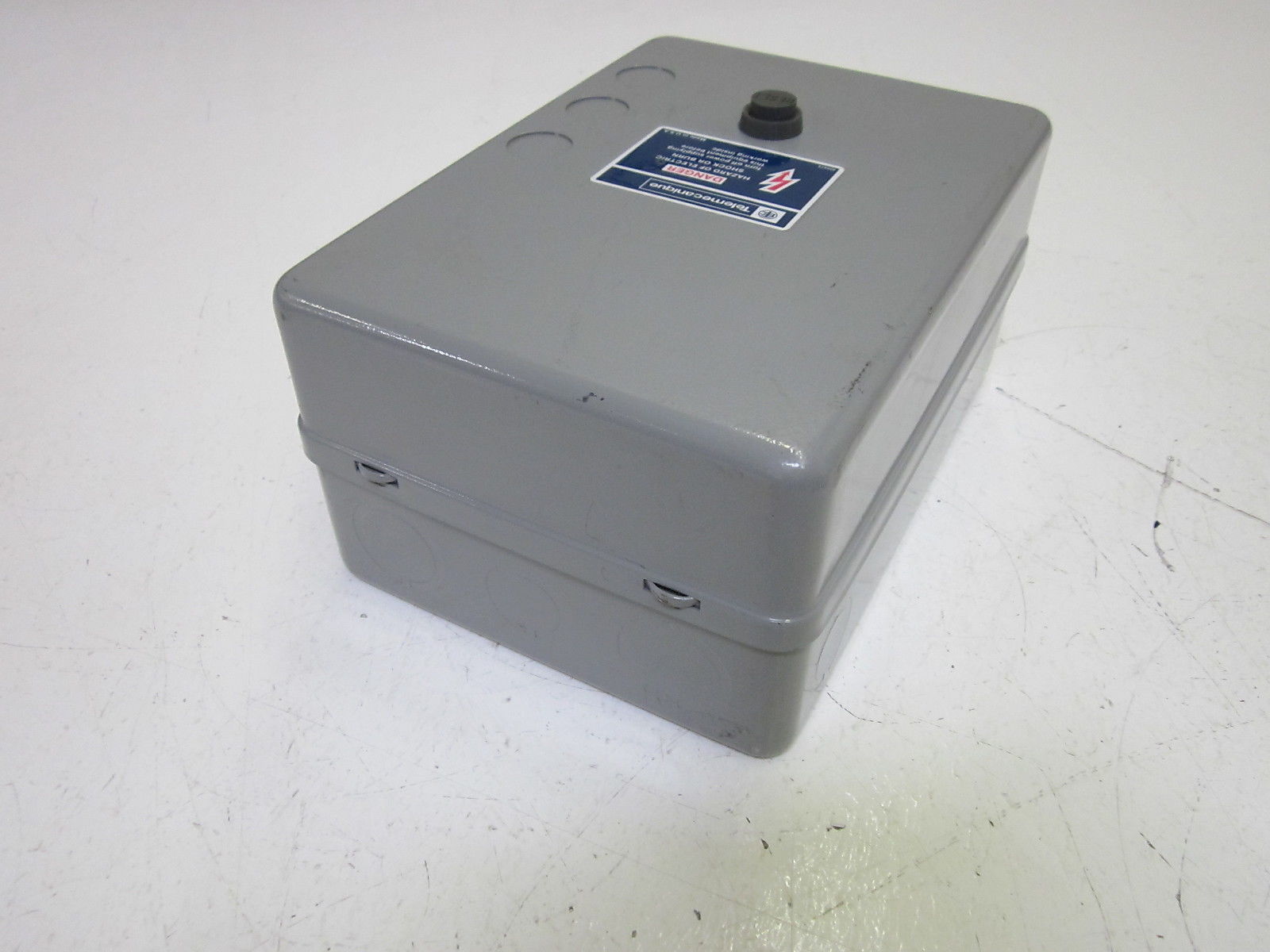 TELEMECANIQUE ICEB330BB 9F9220 B  STARTER  ENCLOSURE  NSNP