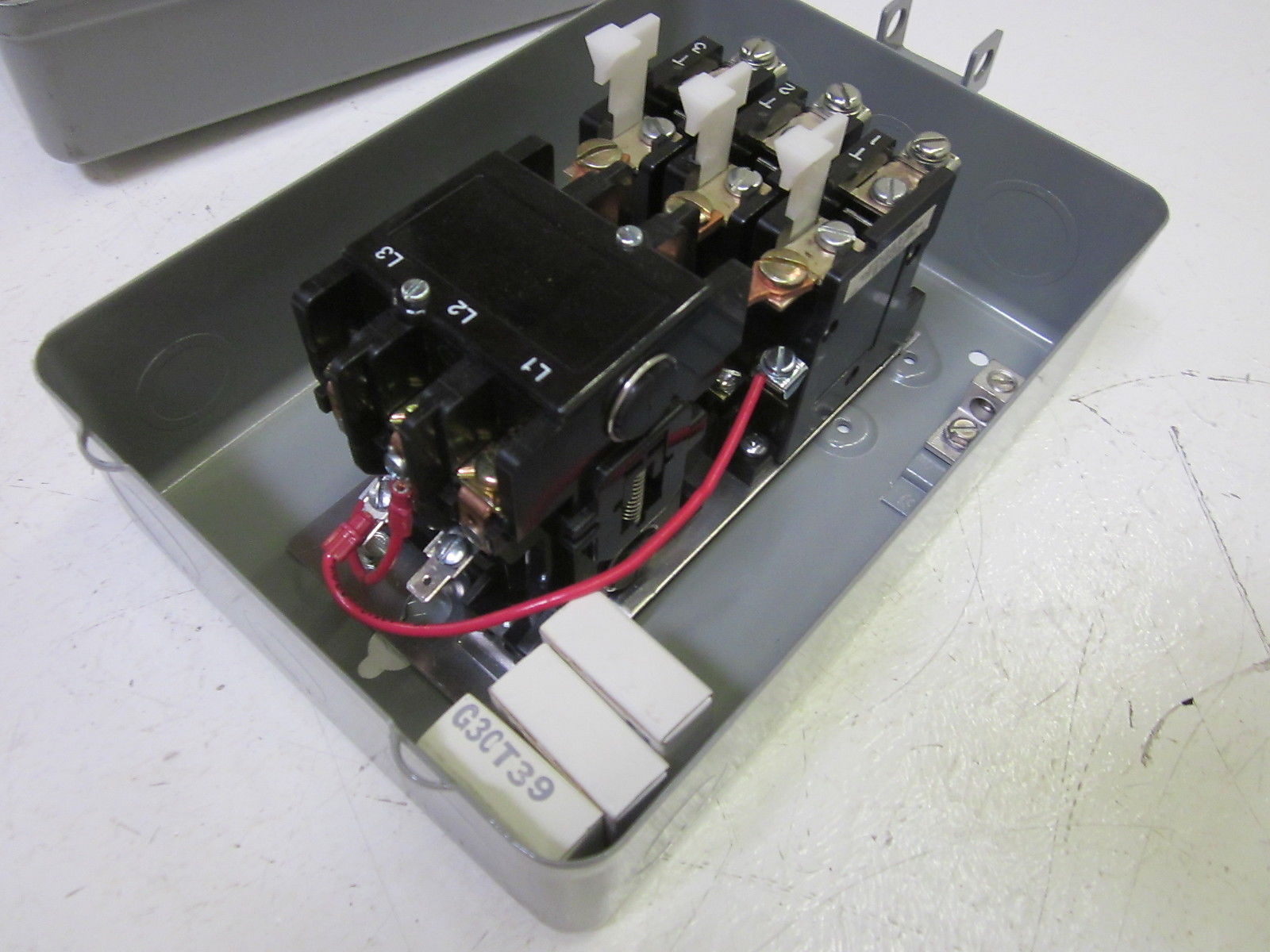 TELEMECANIQUE ICEB330BB 9F9220 B  STARTER  ENCLOSURE  NSNP