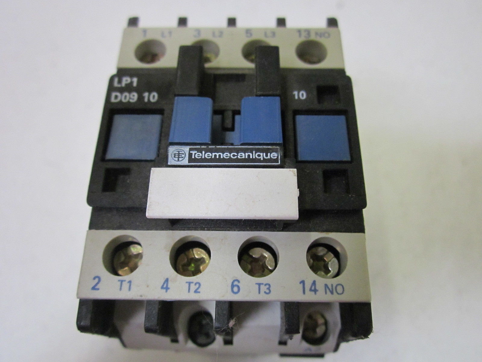 TELEMECANIQUE LP1D0910 24V (CRACK) NSNP