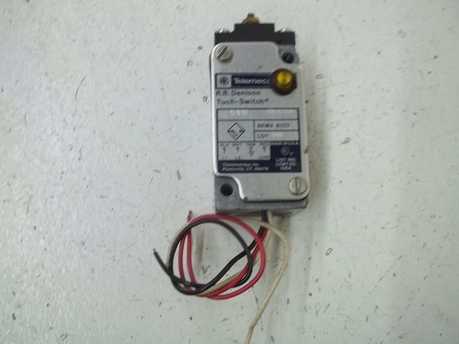 TELEMECANIQUE STO 8001A LIMIT SWITCH *USED*