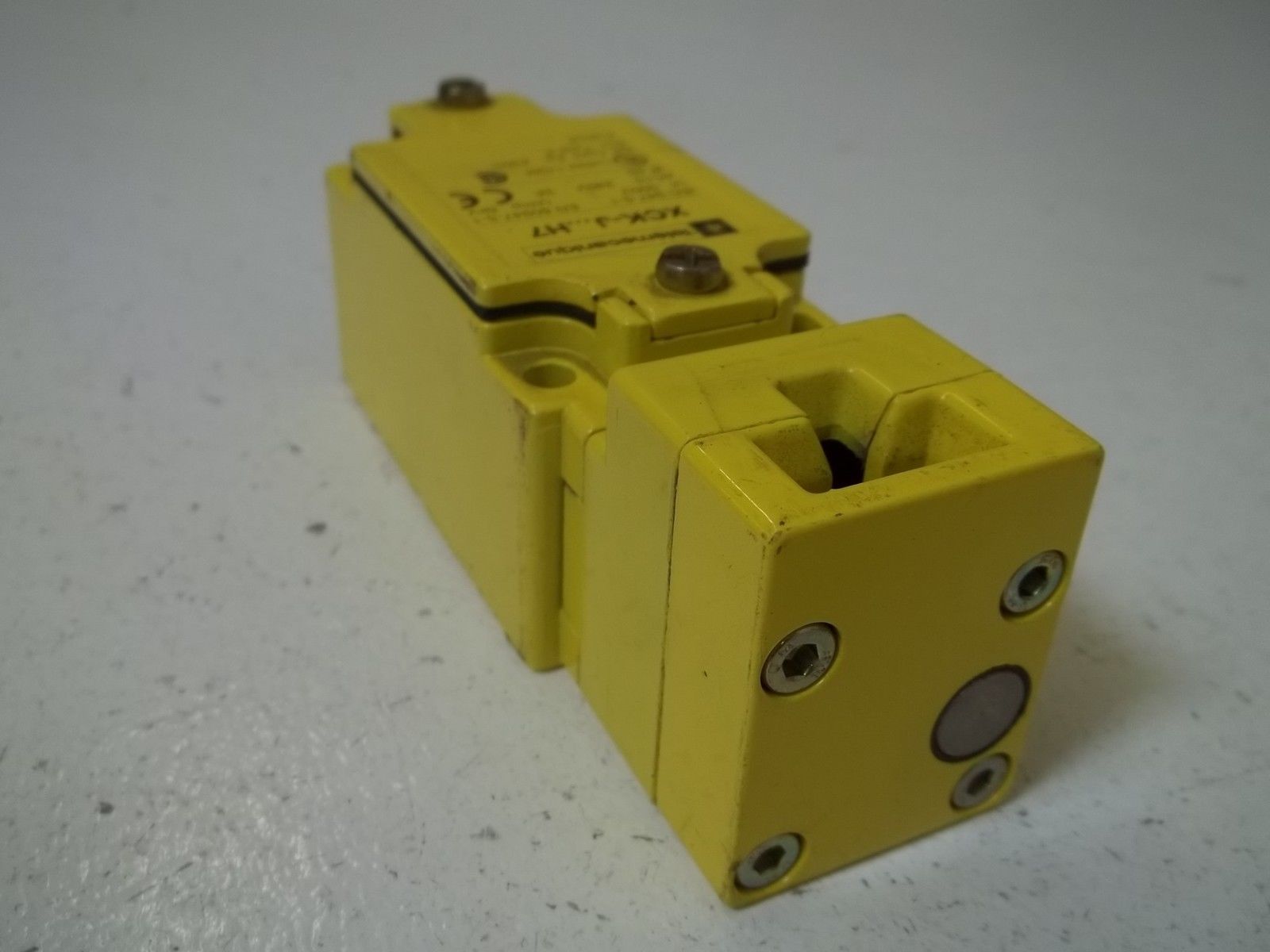 TELEMECANIQUE XCK-J59H7 LIMIT SWITCH UNMP