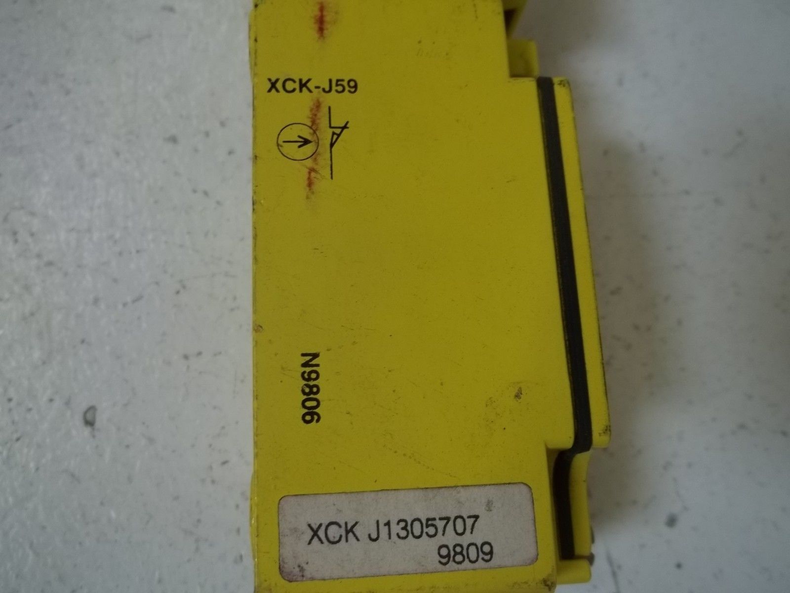 TELEMECANIQUE XCK-J59H7 LIMIT SWITCH UNMP