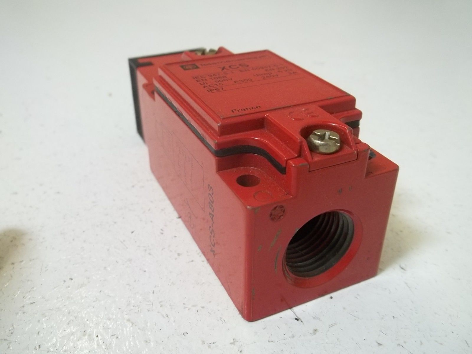 TELEMECANIQUE XCS-A803 SAFETY LIMIT SWITCH UNMP