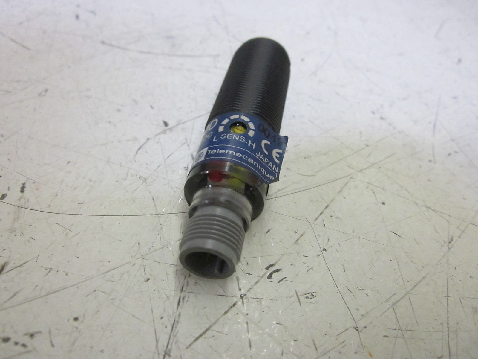 TELEMECANIQUE XU5B18PP340D PHOTOELECTRIC SENSOR 12-24V UNMP
