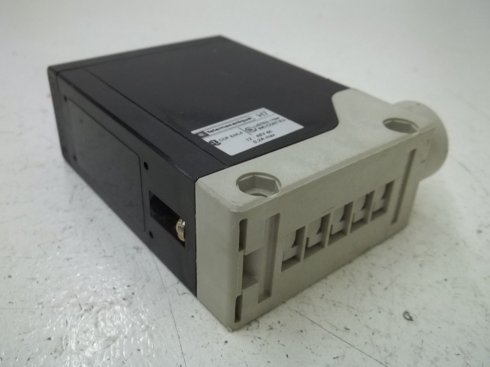 TELEMECANIQUE XUE-H307534 PHOTOELECTRIC SENSOR RECEIVER UNMP
