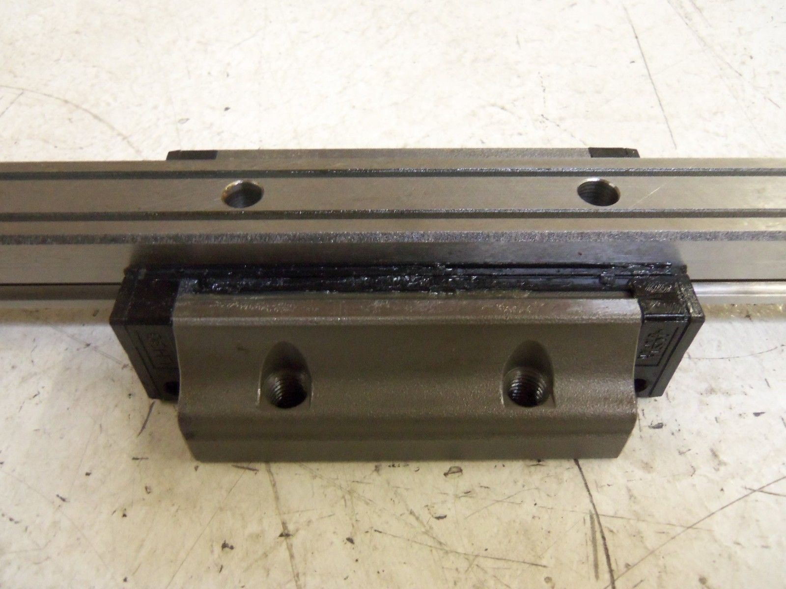 THK LH301000GLC2T13PCT LINEAR BEARING NSNP